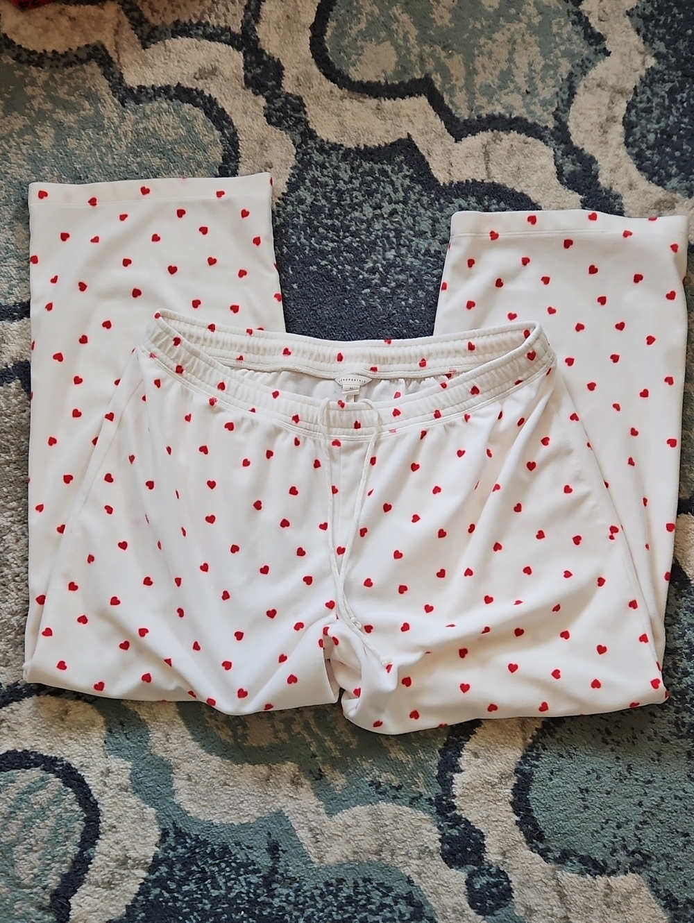 Aeropostale White Pajama Pants with Red Heart Print